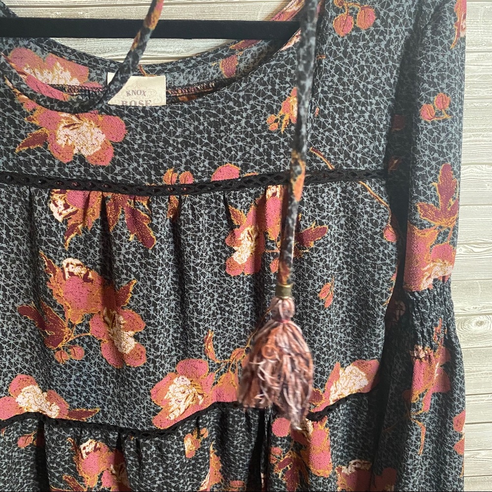 π Knox Rose Floral Ruffle Top - Picture 5 of 7